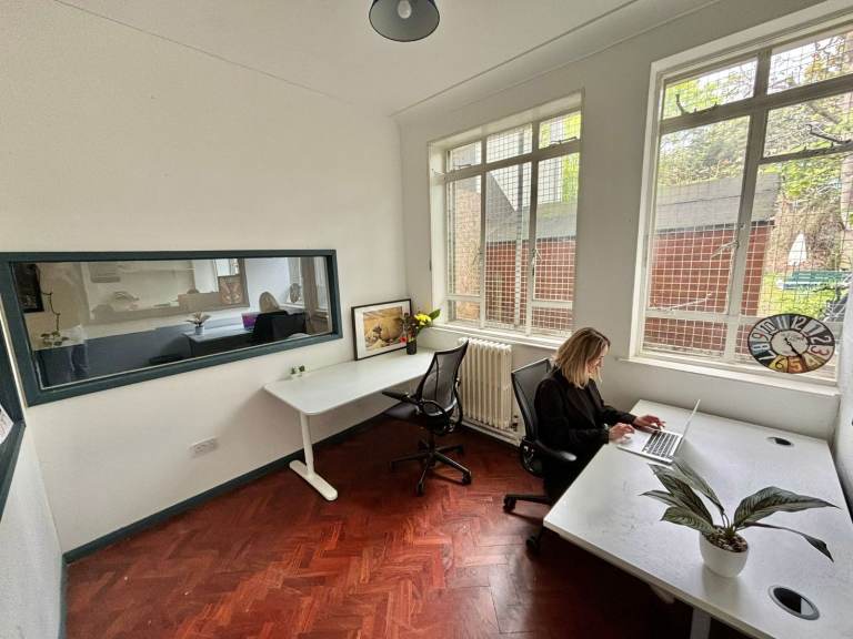 Office | Creative Space | Artist Studio to Rent In Mile End East London E3