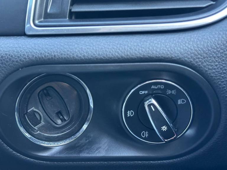 2018 Porsche Macan 2.0T SUV 5dr Petrol PDK 4WD Euro 6 (s/s) (252 ps) ESTATE Petrol Automatic