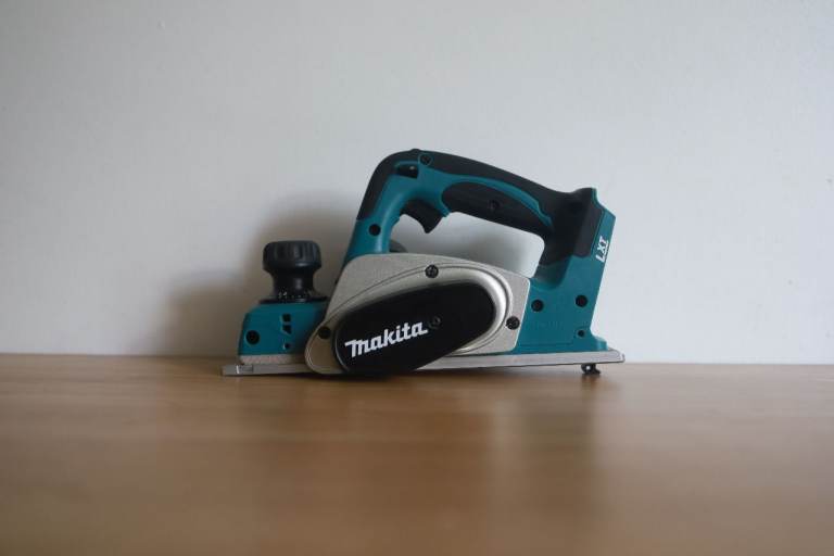 Makita  Planer LXT 18v
