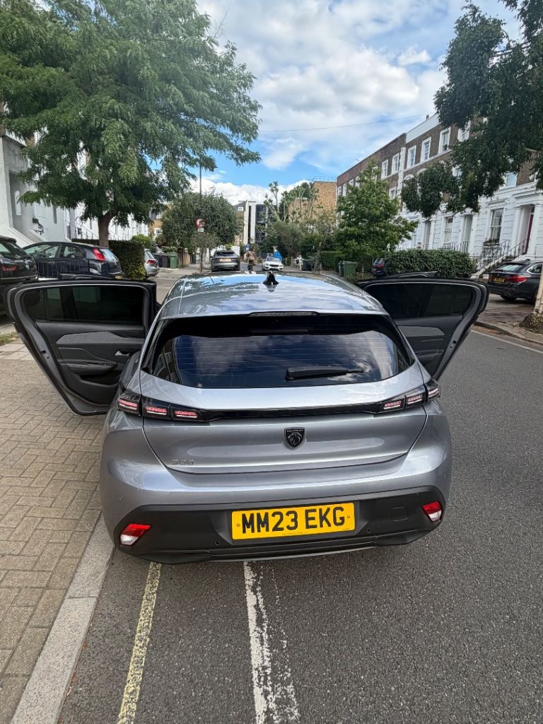 Peugeot, 308, Hatchback, 2023, Semi-Auto, 1199 (cc), 5 doors