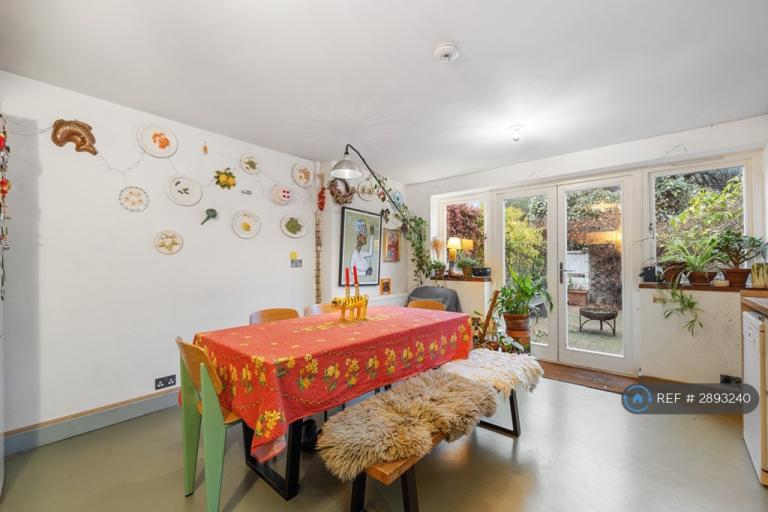 4 bedroom house in Edenham Way, London, W10 (4 bed) (#2893240)