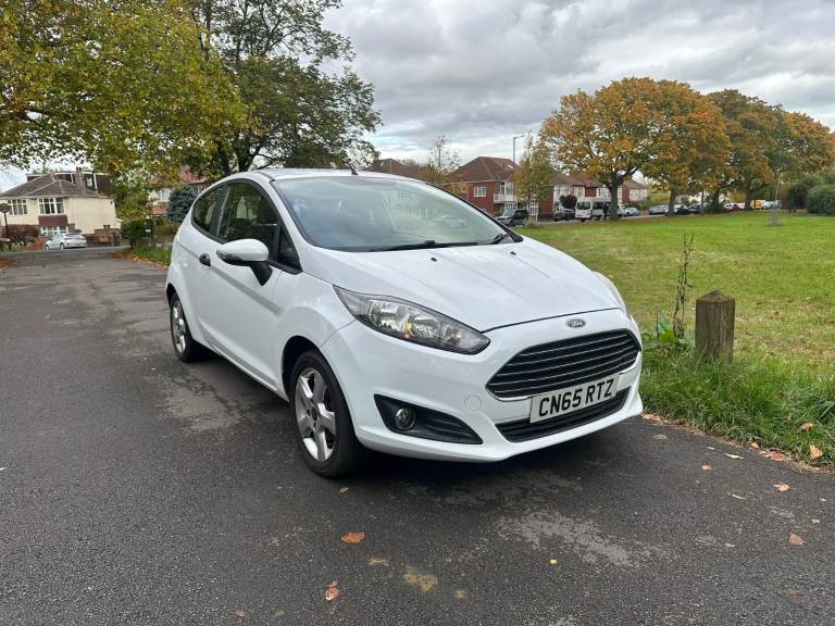 Ford Fiesta White 1.2 Petrol Manual 3 Door Hatchback 2015 Fantastic Car 