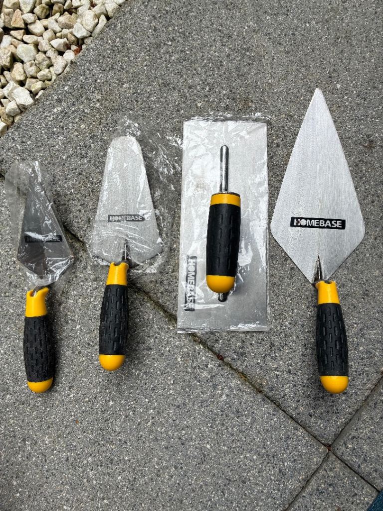 New Homebase Trowel Set – 4 Pieces, Black and Yellow