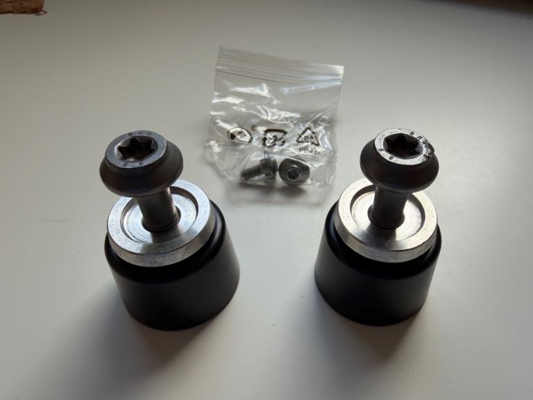 Handlebar Vibration Dampers Counterweights BMW F 900 XR. Barely used