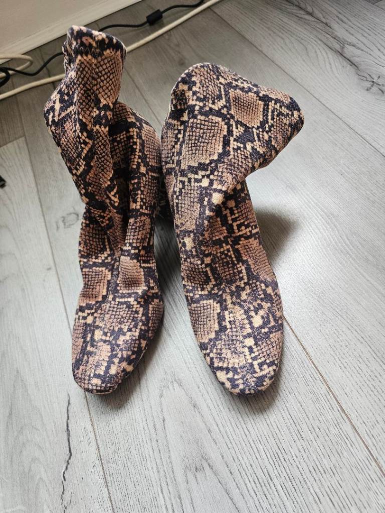 Snake print boots - Size 5 - must go today!