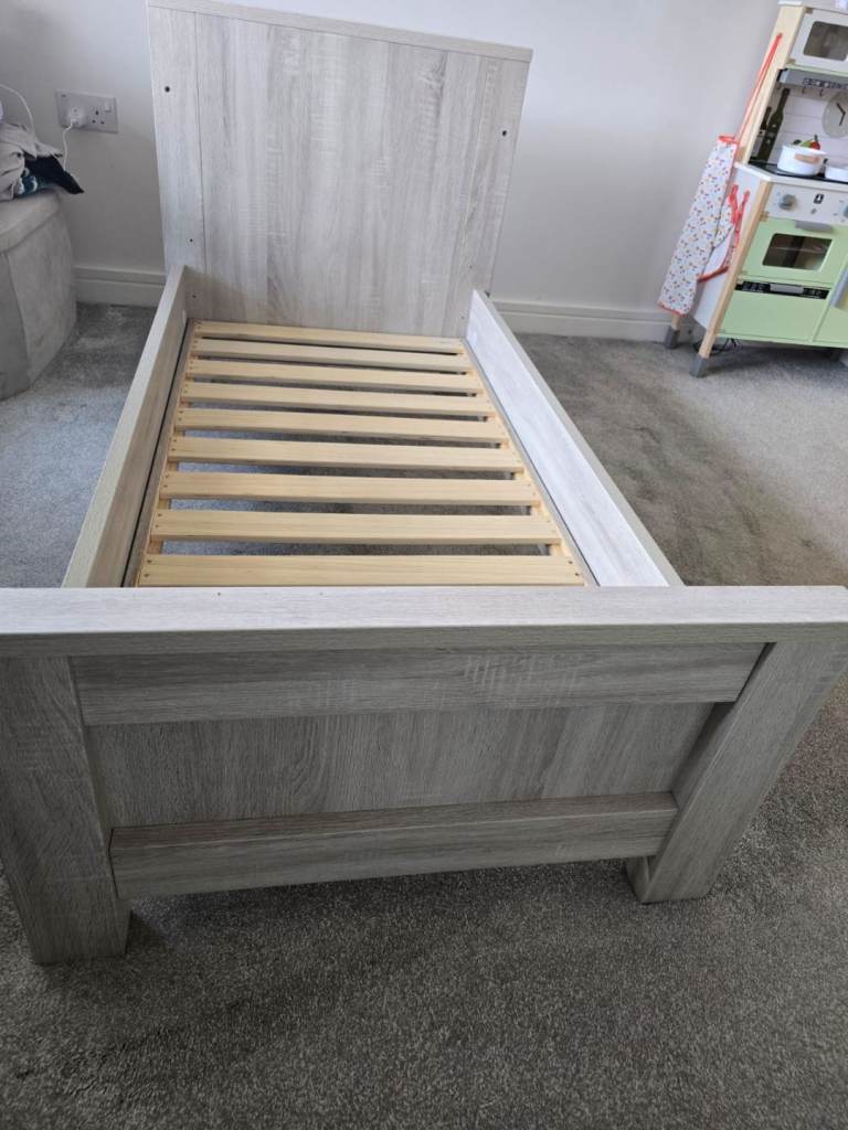 Cot bed with matress 