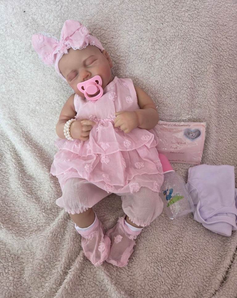 Sleeping pink frilly baby girl doll vinyl and cloth realistic newborn girl toy doll