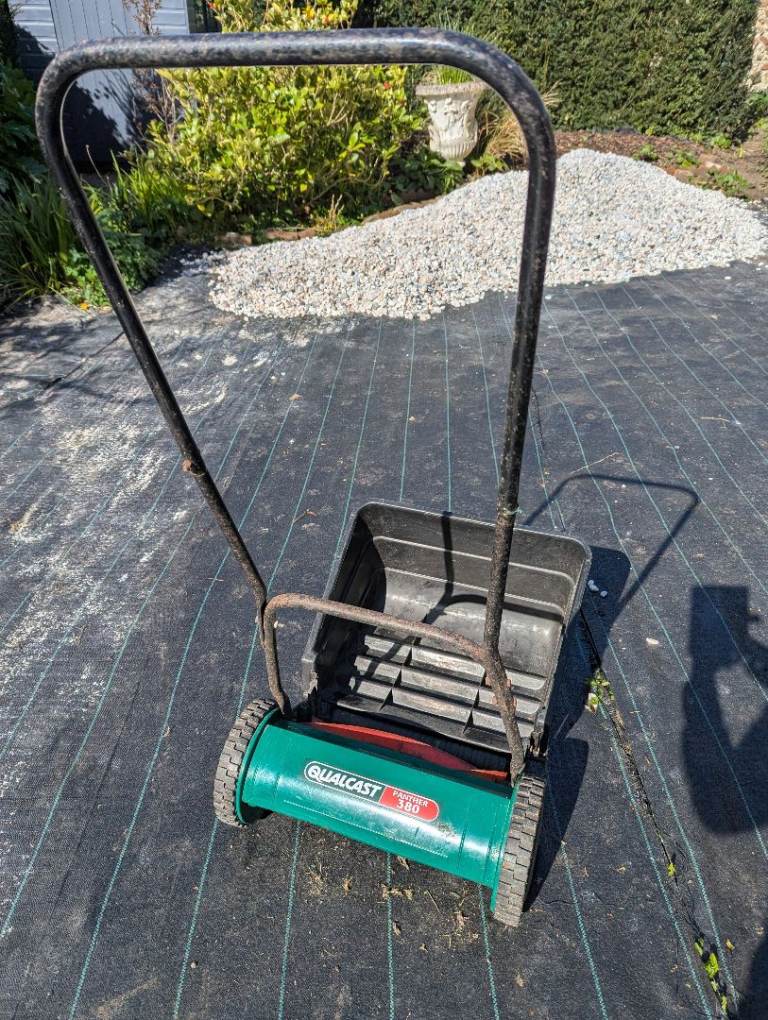 Manual Qualcast Panther 380 lawnmower