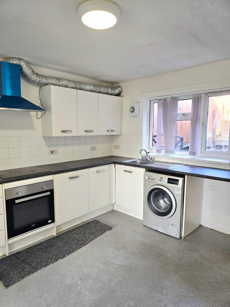 3/4 bedrooms house NG3