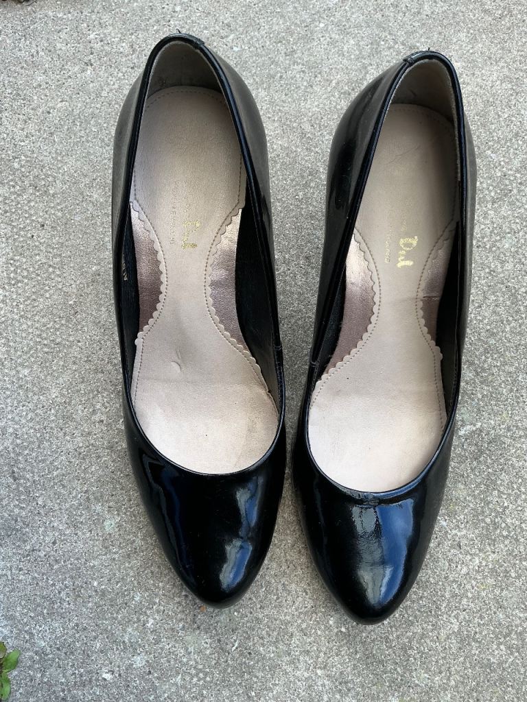 Van Dal black patent court shoes size 5, 3” heel