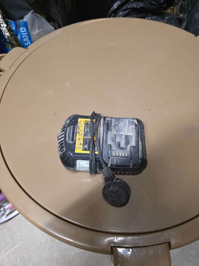 Dewalt 18v charger