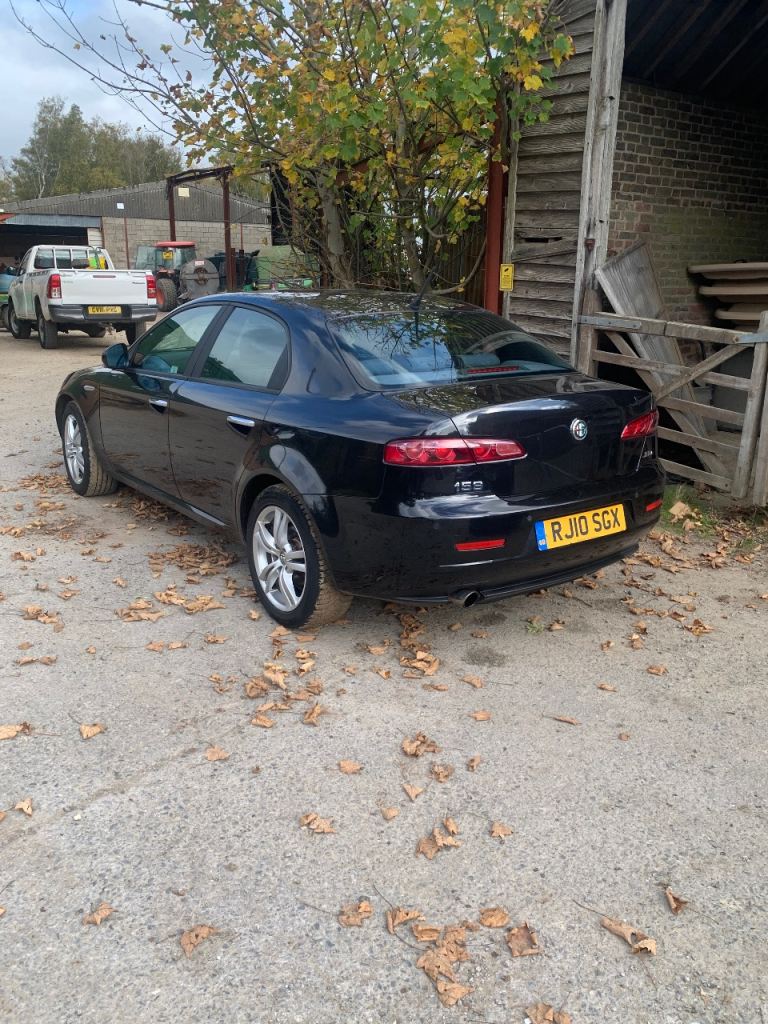2010 Alfa Romeo, 159 2.0jtdm 16v Turismo sport, 1956 (cc), 4 doors saloon.