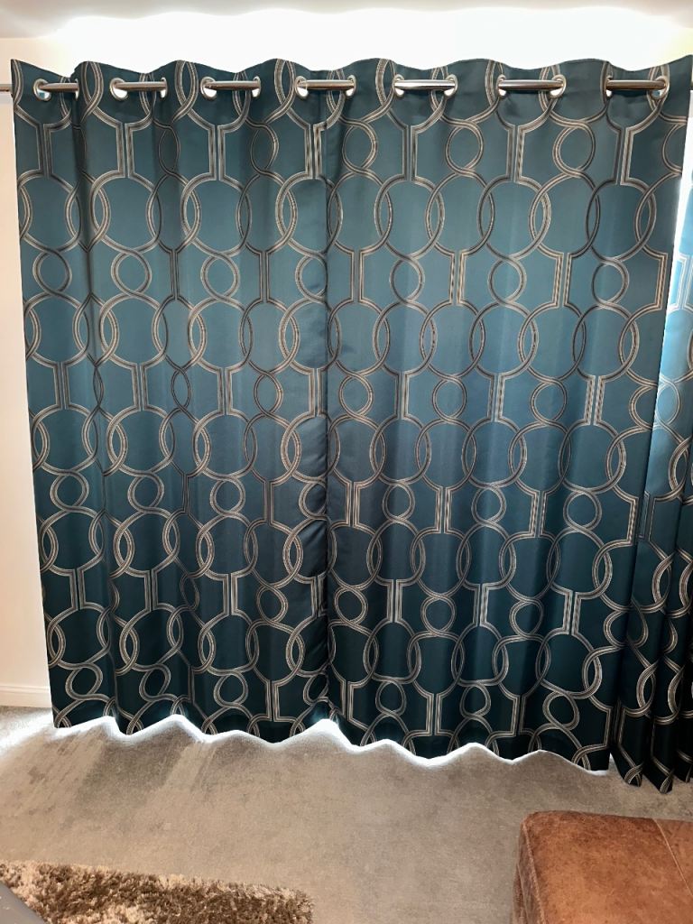 Pair of lined curtains 
