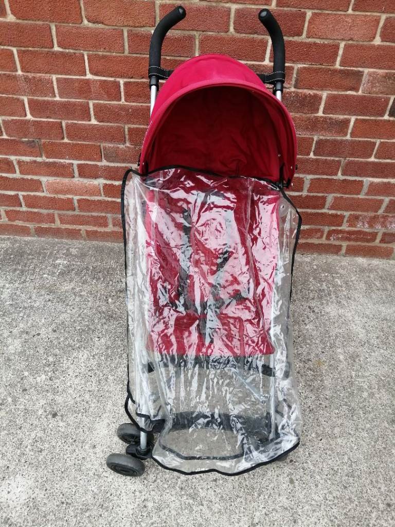 Buggy umbrella Stroller, No Text PLease, Maclaren Triumph lightweight with hood + rain cover.