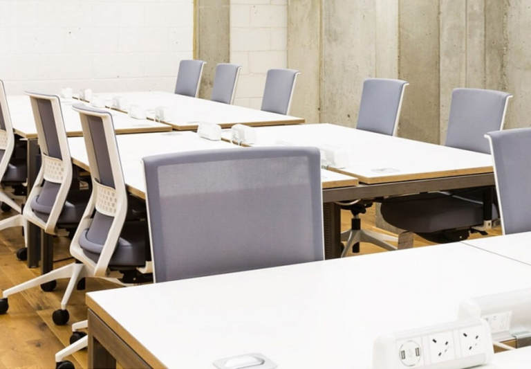 *Old Street* Private Offices: 8 to 50 desks | Serviced Office to Rent in N1