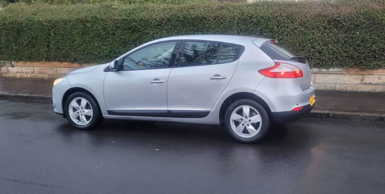 2011 Renault Megane AUTOMATIC 