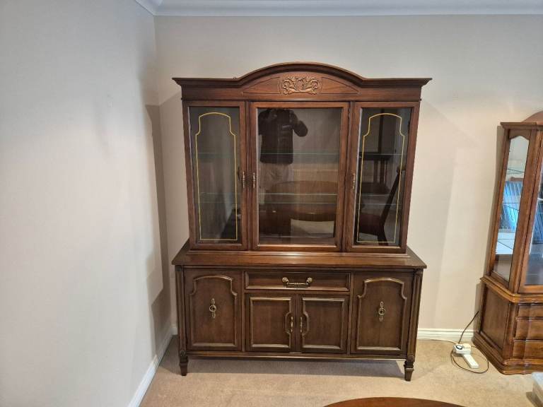 Large display cabinet 