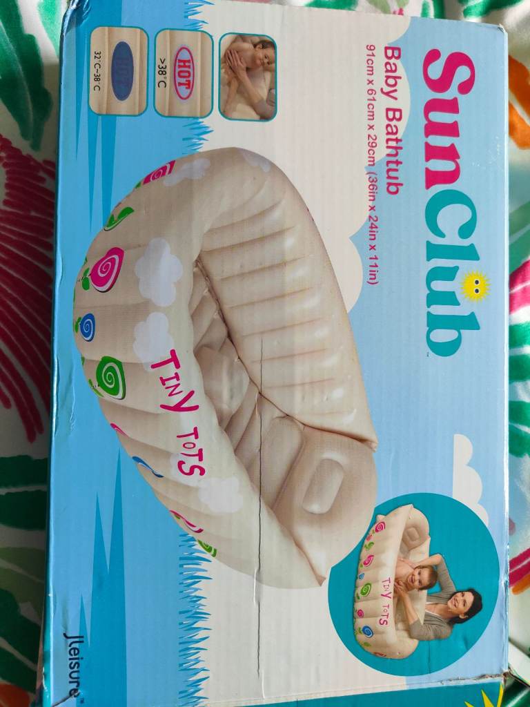 Inflatable baby travel bathtub