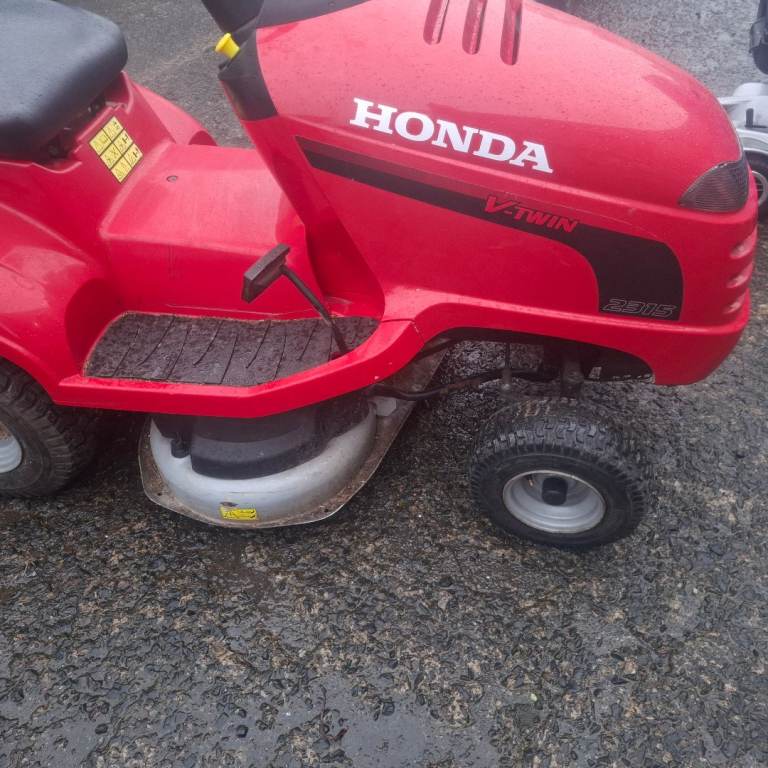 Honda Ride on lawnmower