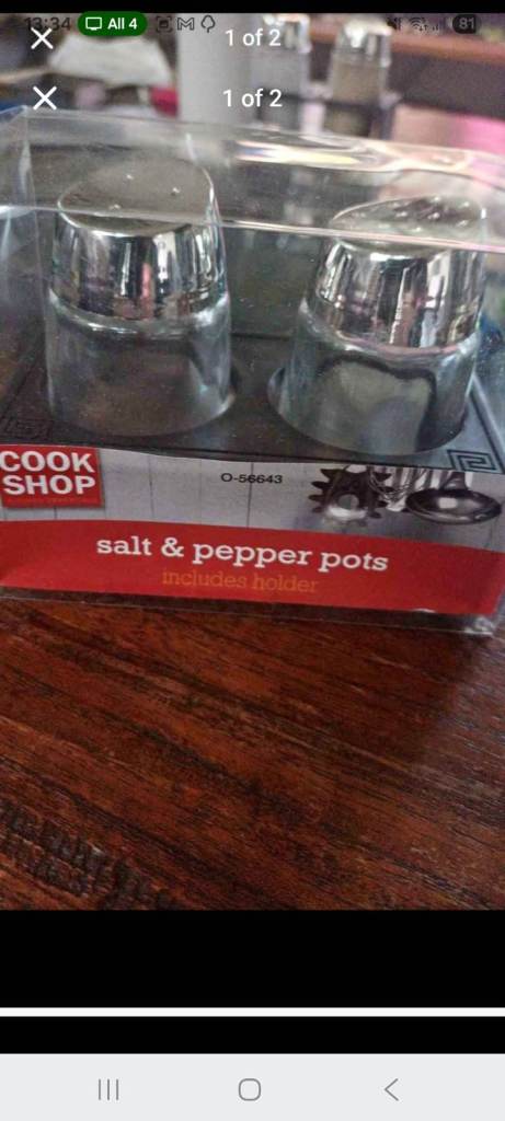 New Cook Shop Salt & Pepper Pots – Silver