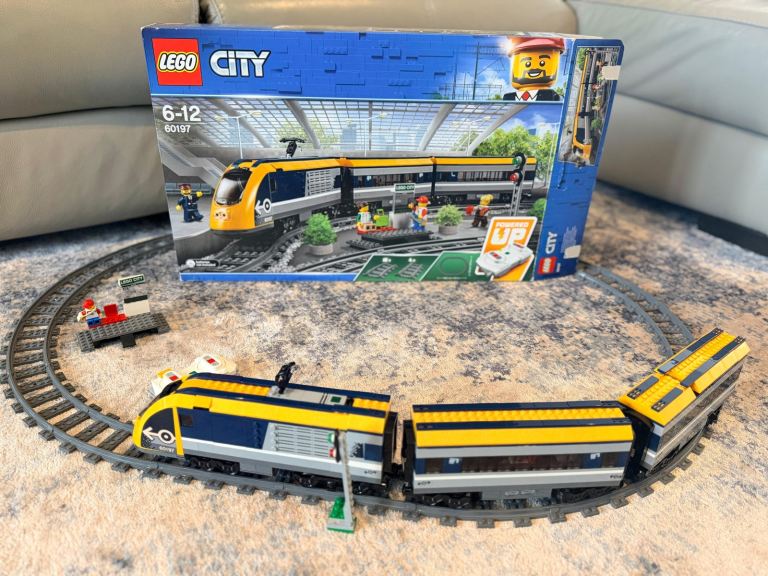 Lego City Train 60197