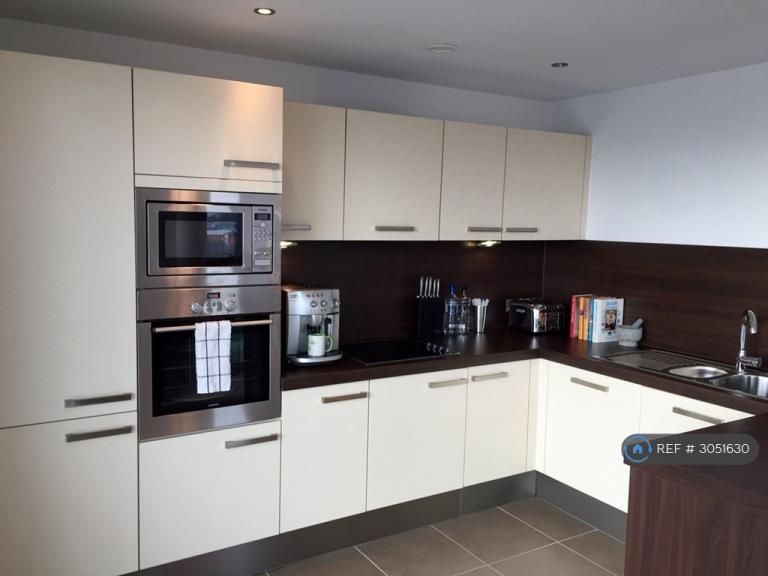 2 bedroom flat in Cypress Place, Manchester, M4 (2 bed) (#3051630)