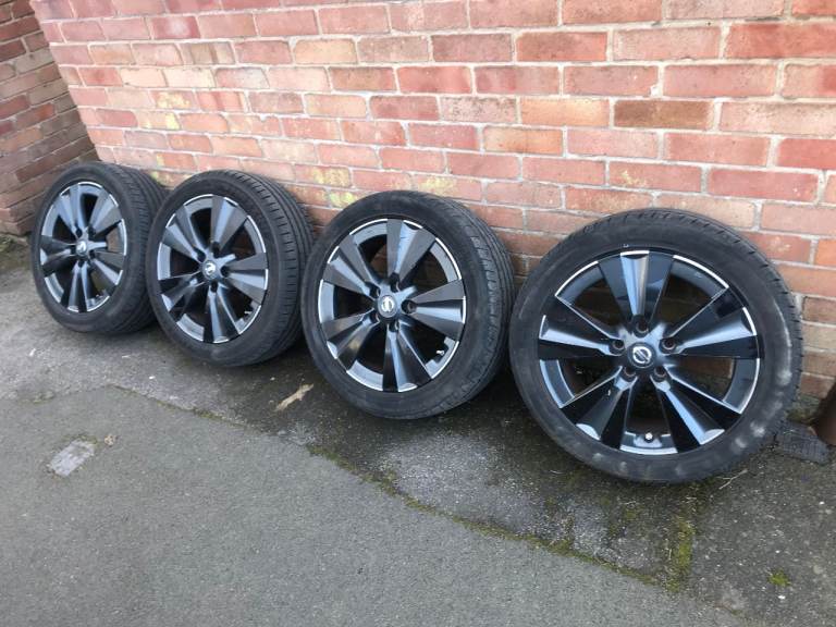 NISSAN 17 INCH DIAMOND CUT ALLOY WHEELS WITH TYRES