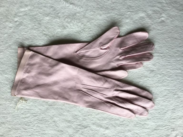 Vintage ladies gloves