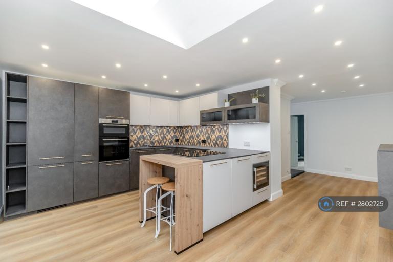 3 bedroom house in Highlands Avenue, York, YO32 (3 bed) (#2802725)