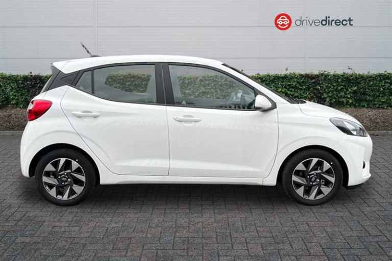 2025 Hyundai i10 1.0 Advance Hatchback 5dr Petrol Auto Euro 6 (s/s) (63 ps) Hatchback Petrol Auto...