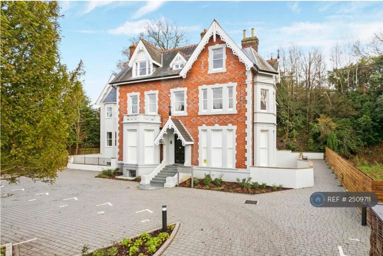 2 bedroom flat in Sandstone Quarry, Tunbridge Wells, TN1 (2 bed) (#2509711)