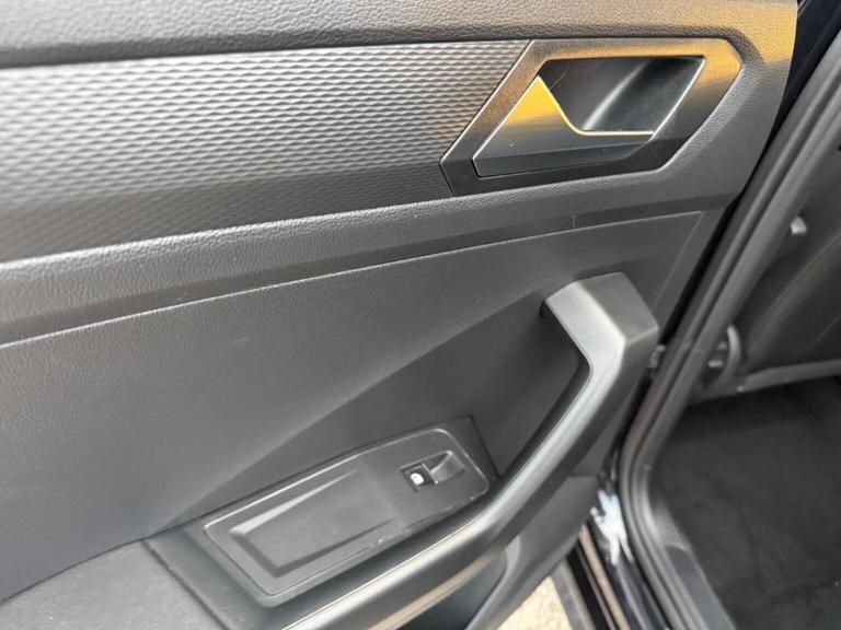 VOLKSWAGEN T-ROC 1.5 TSI R-Line DSG Euro 6 (s/s) 5dr 2022