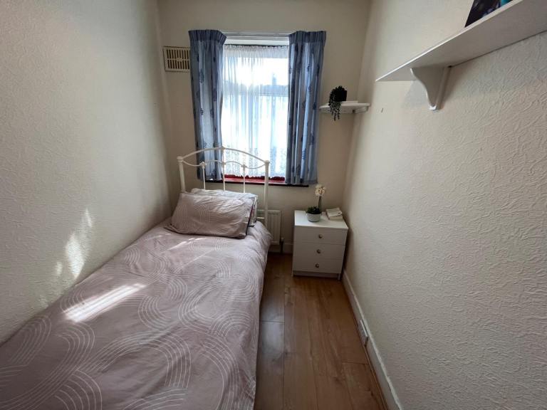 Room Mitcham 