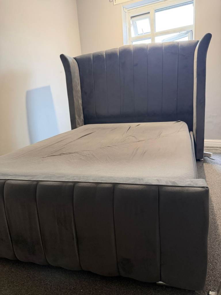 Winged Double Bed