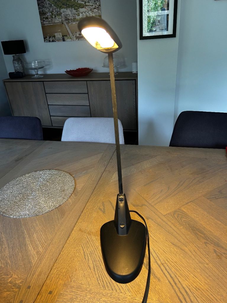Desk / Table Lamp fully adjustable