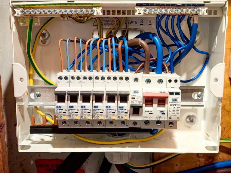 Qualified Electrician – Domestic & Commercial | Fast & Reliable | Nottingham and UK