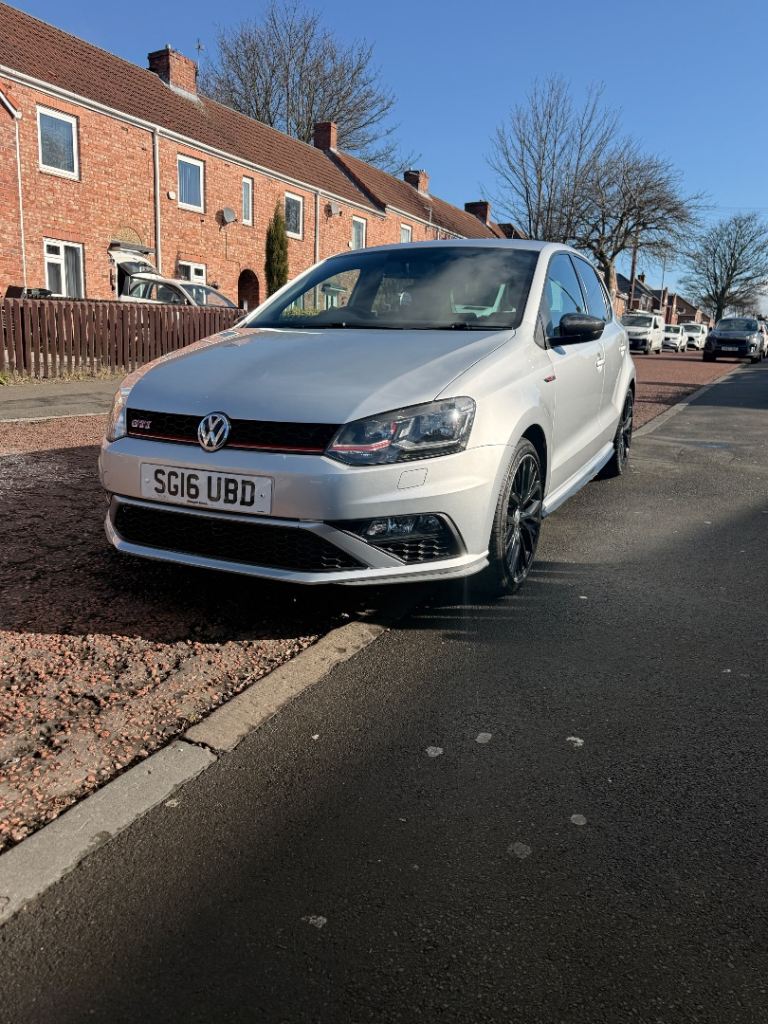 Volkswagen, POLO, Hatchback, 2016, Semi-Auto, 1798 (cc), 5 doors