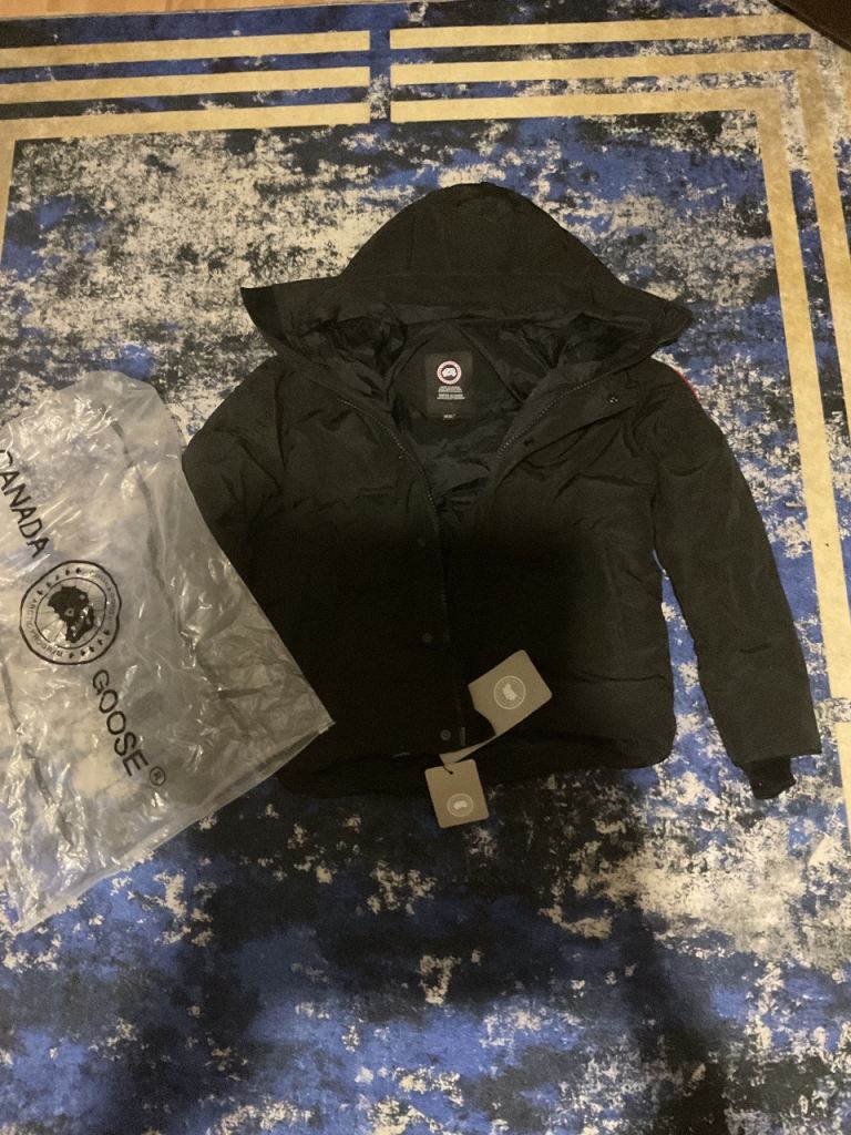 🔥 Canada goose Macmillan xs black red badge same day 📦
