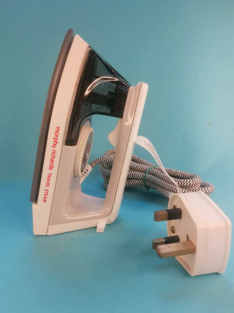 Vintage Morphy Richards Voyager 350W-840W max. Steam Travel Iron - Model 41410 - with Carry Bag.