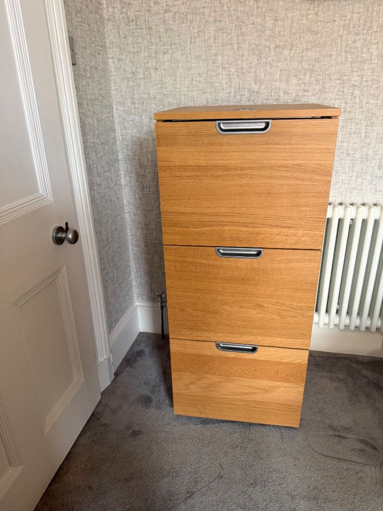 Wooden 3-Drawer Storage Unit – Good Condition