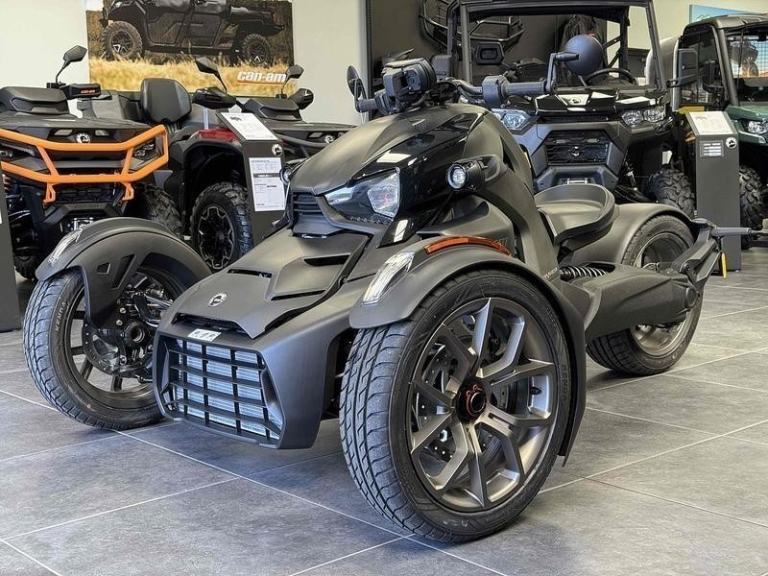 Can-Am Ryker 900 STD 900 ACE 3-Wheel 