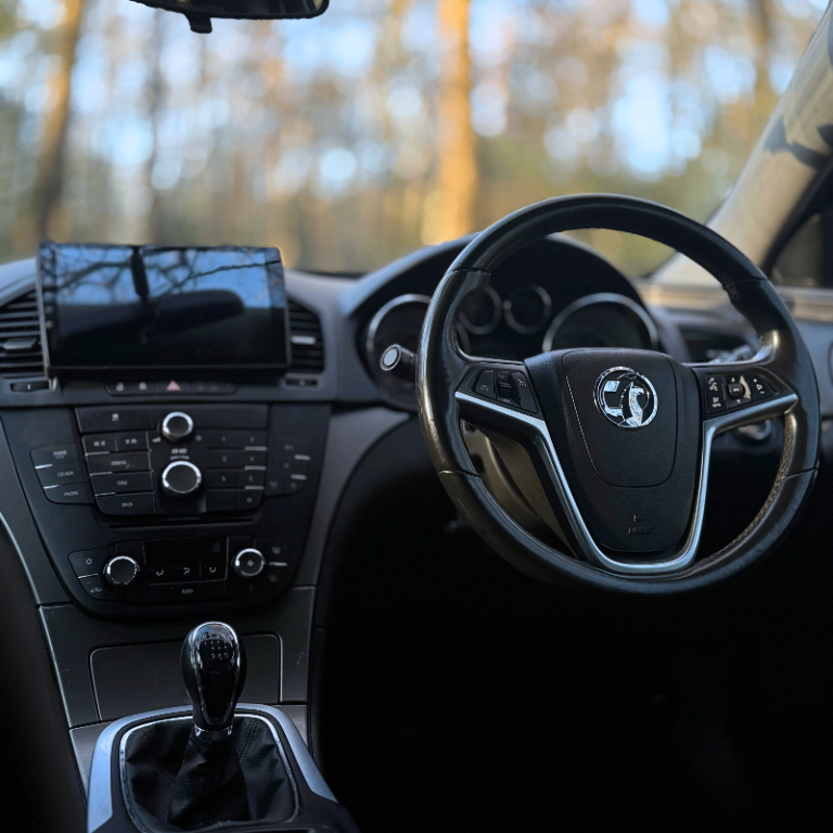 Vauxhall, INSIGNIA, Hatchback, 2011, Manual, 1796 (cc), 5 doors