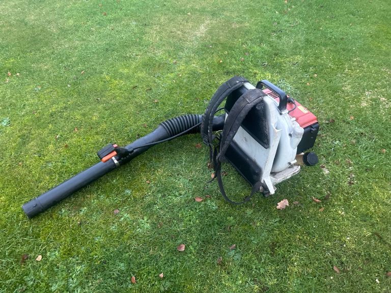 Stihl BR 400 backpack petrol engine leaf blower Garden tools astro turf