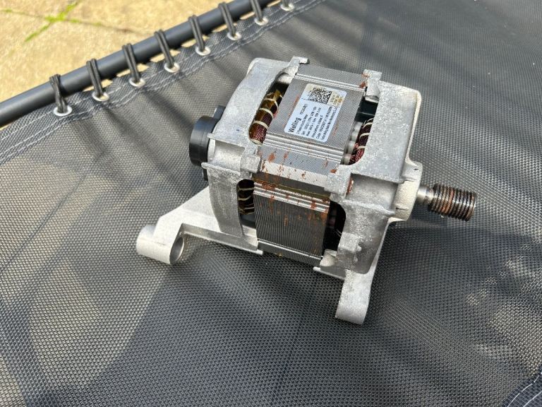 Hotpoint washing machine motor used Model WMXTF 942P UK 220-240V 1400R