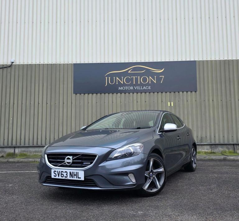 2013 Volvo V40 D2 R DESIGN Lux Nav 5dr HATCHBACK DIESEL Manual