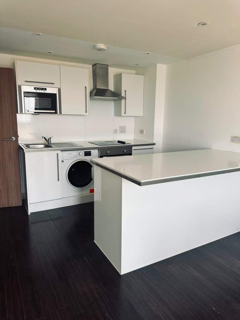 Modern 1-Bedroom Apartment in the Heart of Bracknell Town Centre