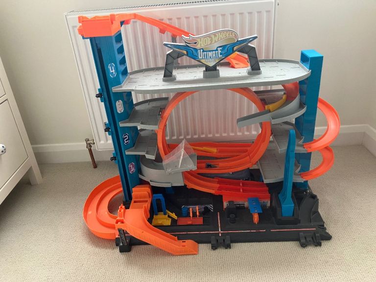 Hot Wheels Ultimate Shark Garage Playset - Good Condition