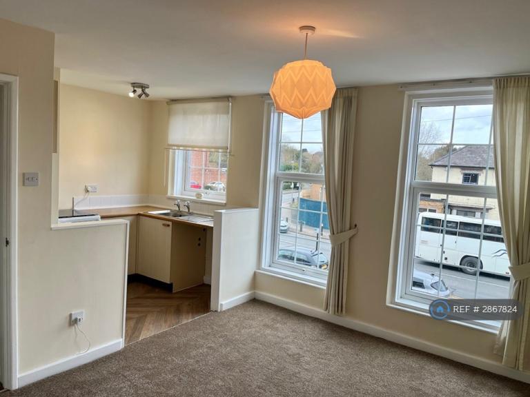 1 bedroom flat in Rubery, Rednal, Birmingham, B45 (1 bed) (#2867824)