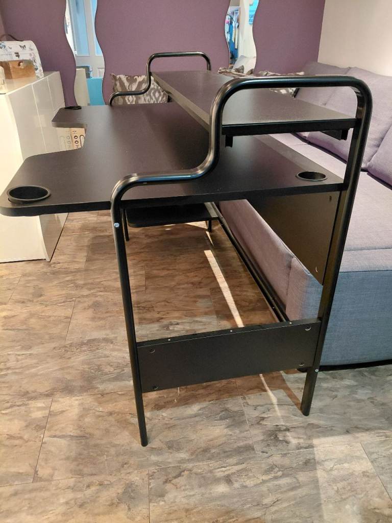 Gaming / computer table 