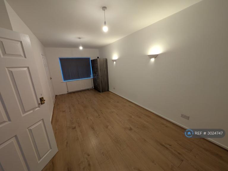 2 bedroom house in Coronation Road, Failsworth, M35 (2 bed) (#3024747)